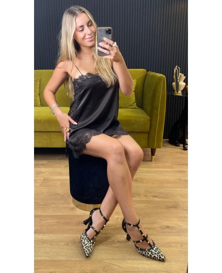 ZAPATOS MODELO ROCKSTUD LEOPARDO