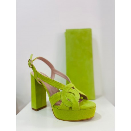 MODELO RIHANA VERDE