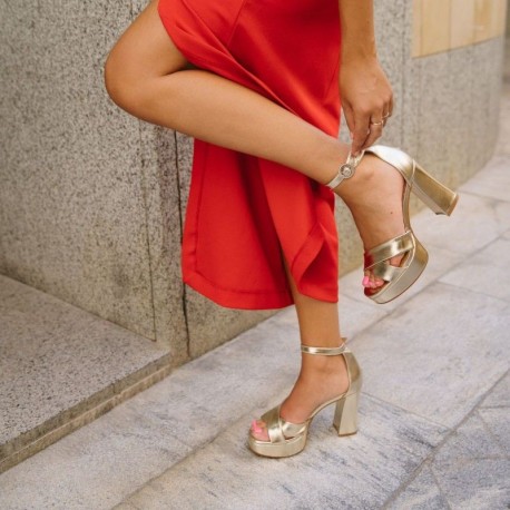 MODELO CASSANDRA GOLD
