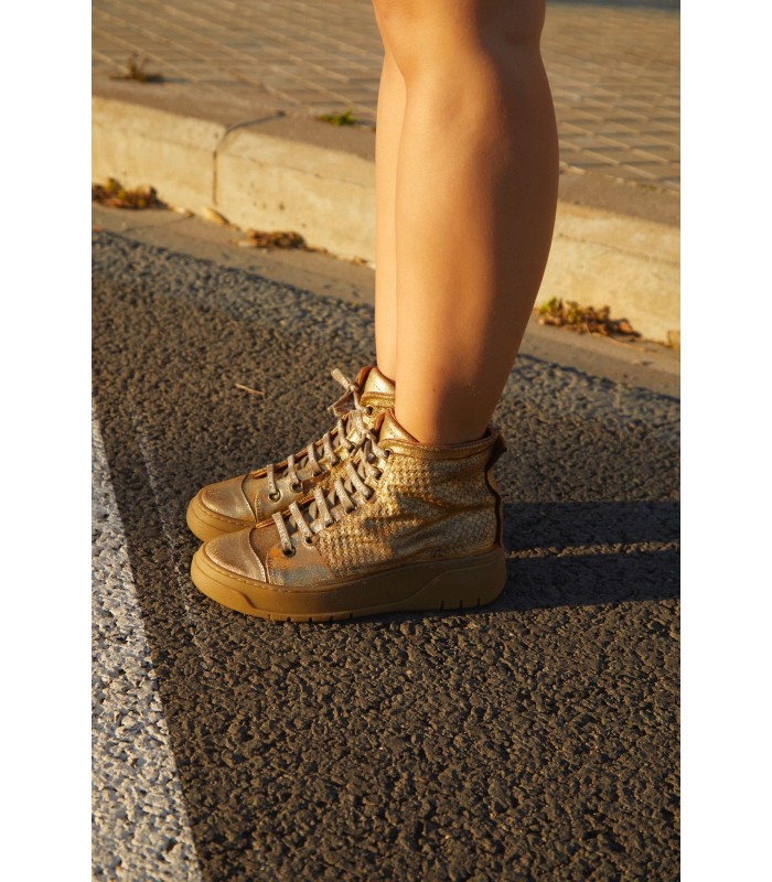 SNEAKERS GOLD