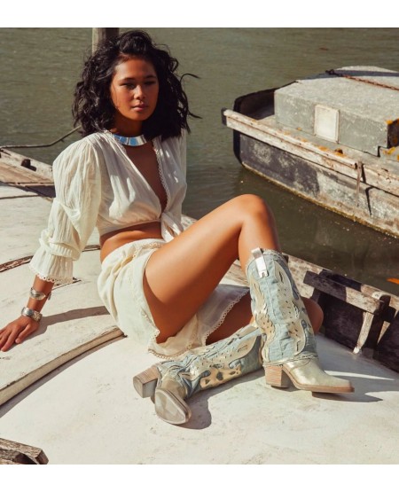 Modelo Seychelles Denim